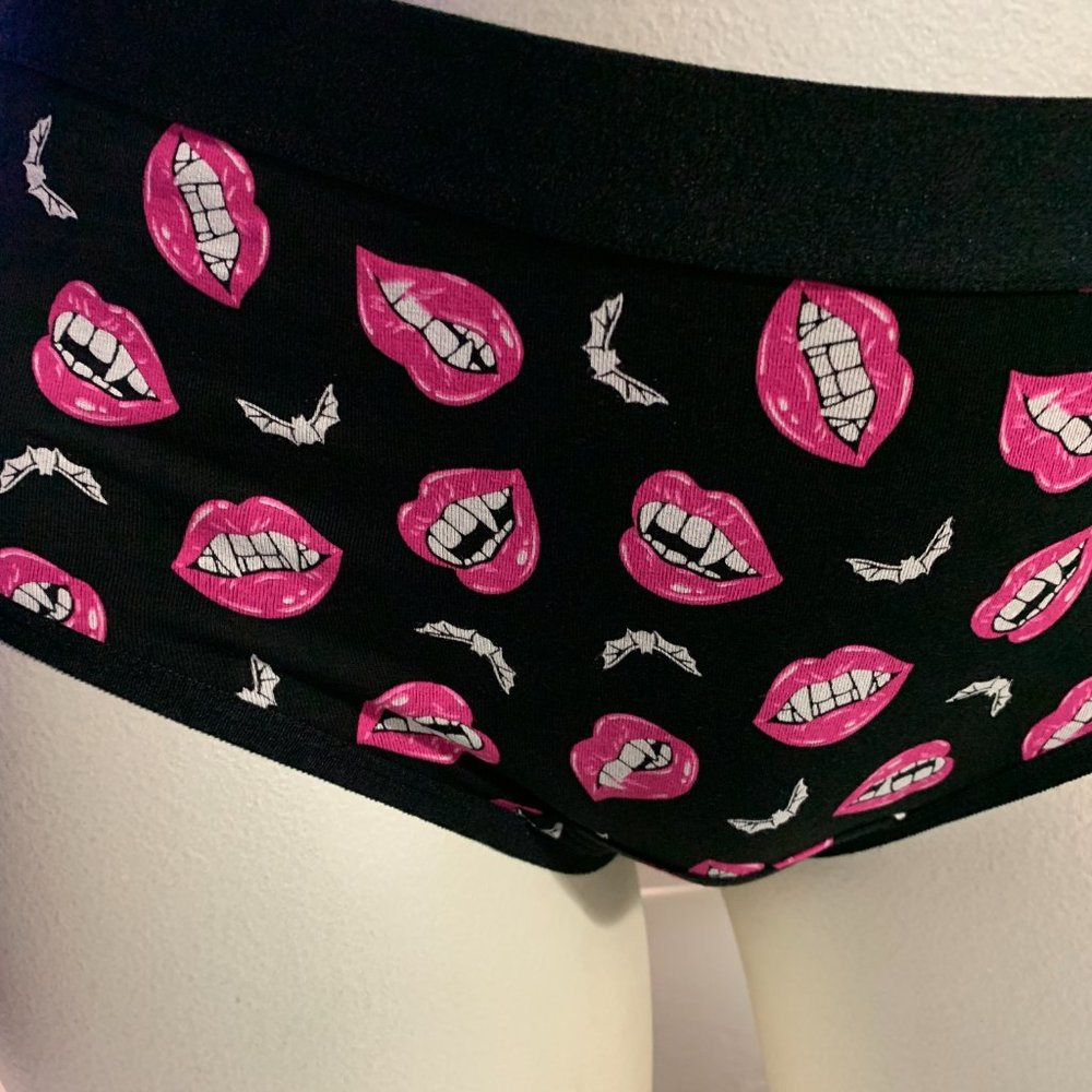 Torrid Cheeky Panties Underwear Halloween Fangs Lips Bats Black Plus 1 14 16 - Picture 2 of 4